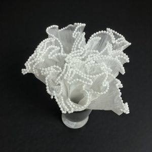 Ambalaj Flori Organza Incretita Cu Perle 28 cm- 4,5 yarzi